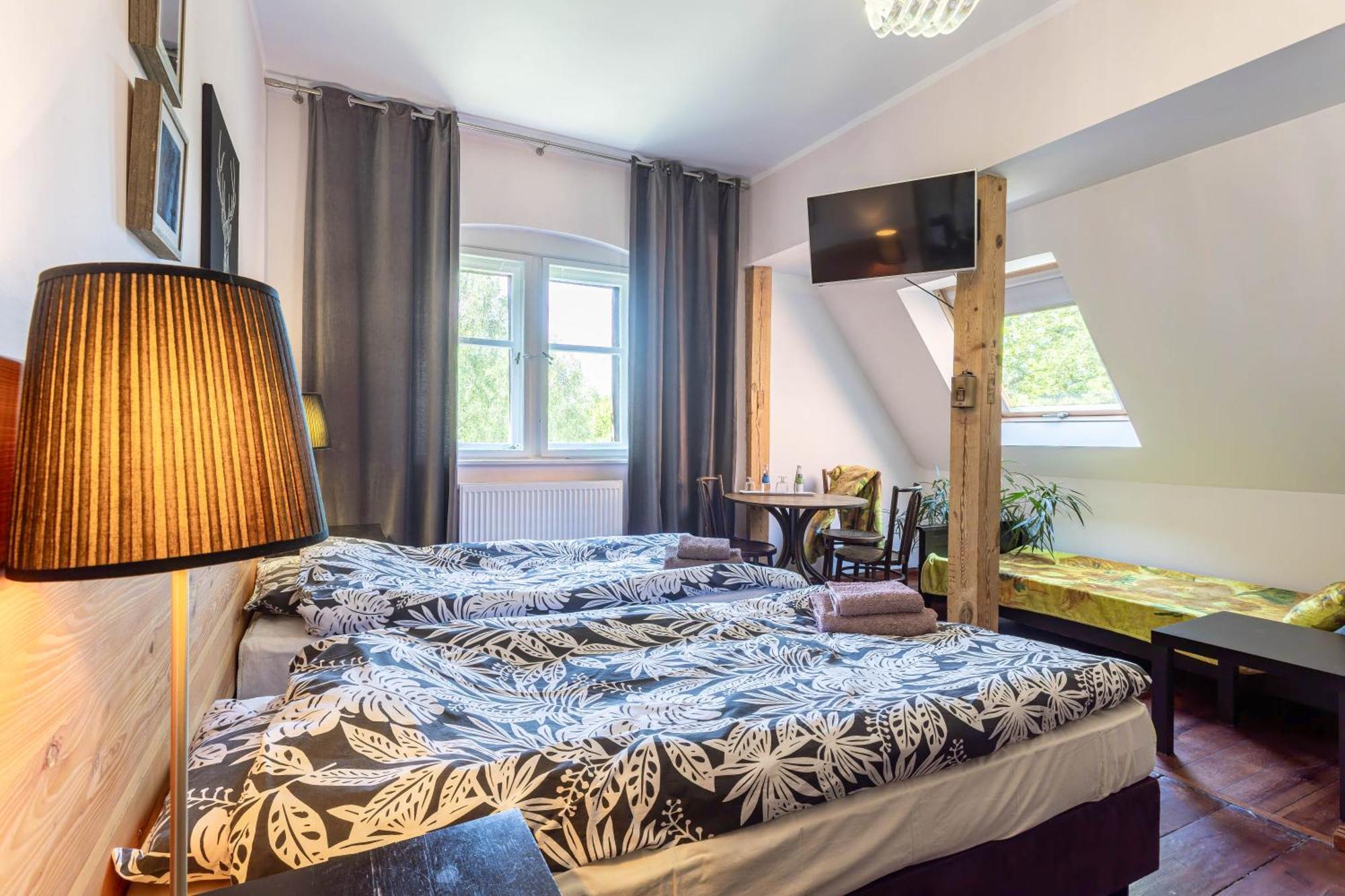 Palac Mysliwski Orle Solutions Мирославець Екстер'єр фото